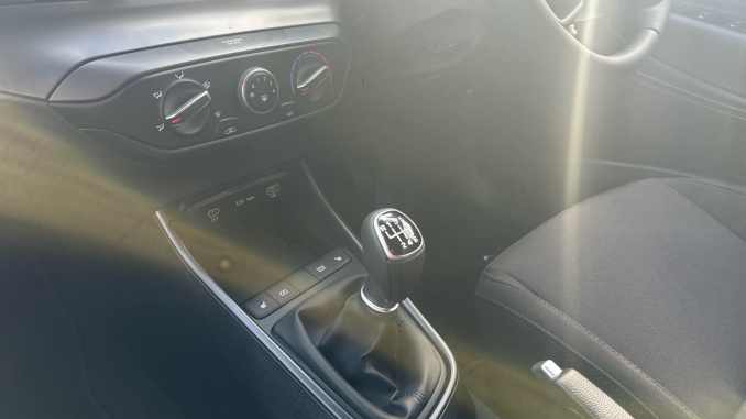 Hyundai i20 1.0T GDi 90 Black Line 5dr Petrol Hatchback - Image 13